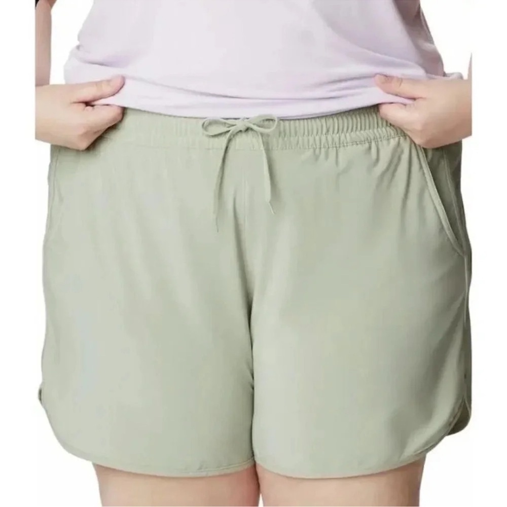 Columbia Women's Bogata Bay Shorts Safari Color NWT - Picture 1 of 3